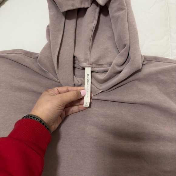 Aritzia The Group by Babaton Weekender Cinchable Pullover Cropped Hoodie Size S - Picture 12 of 14